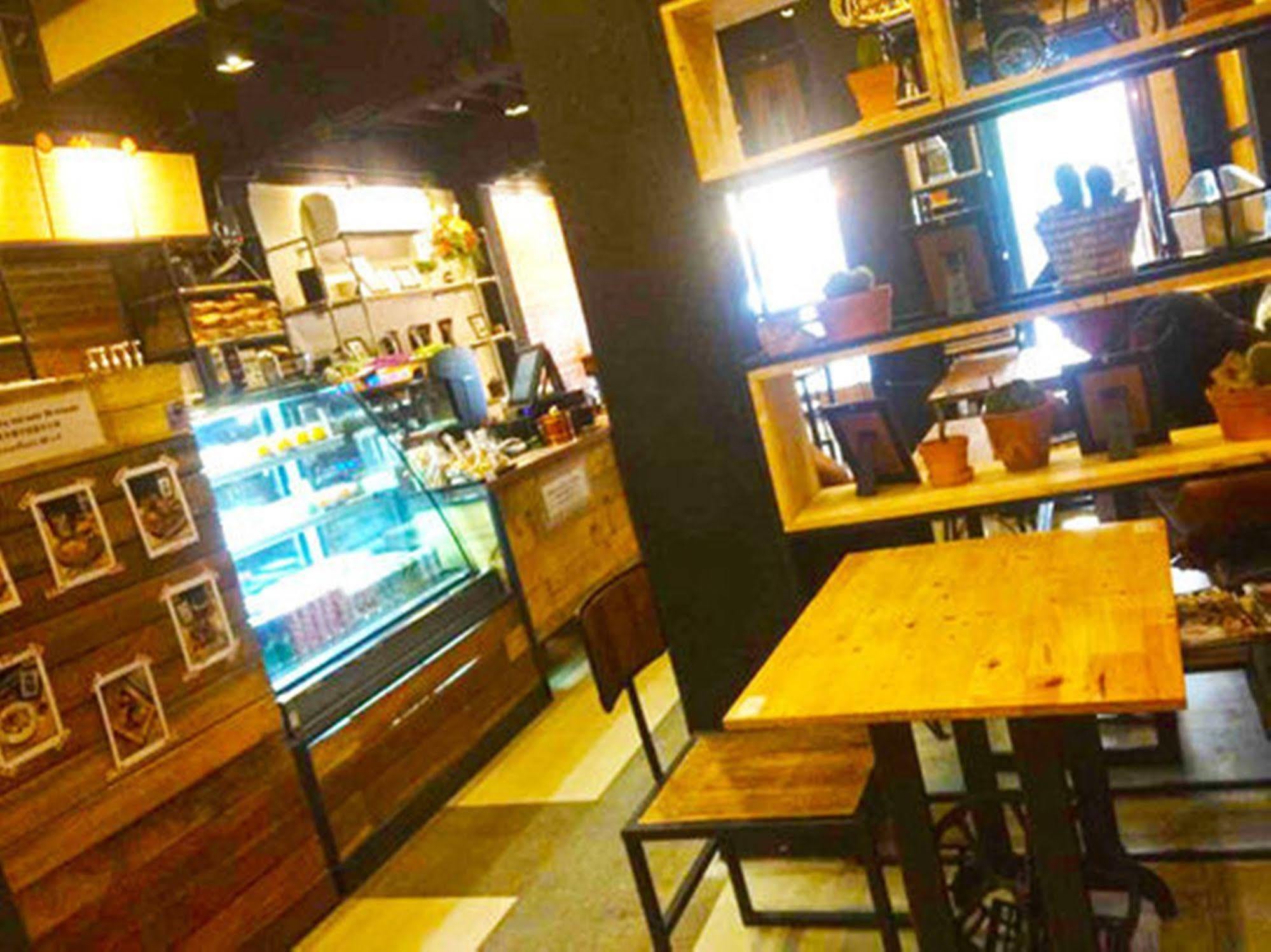 7天阳光酒店-清迈古城店 清邁 外观 照片